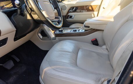 Land Rover Range Rover IV рестайлинг, 2019 год, 7 700 000 рублей, 11 фотография