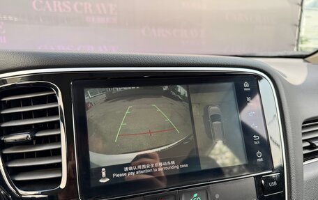 Mitsubishi Outlander III рестайлинг 3, 2022 год, 3 300 000 рублей, 14 фотография