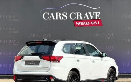 Mitsubishi Outlander III рестайлинг 3, 2022 год, 3 300 000 рублей, 4 фотография