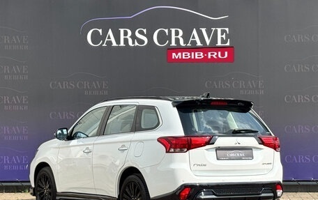 Mitsubishi Outlander III рестайлинг 3, 2022 год, 3 300 000 рублей, 6 фотография