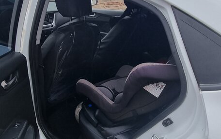 Hyundai Solaris II рестайлинг, 2017 год, 1 300 000 рублей, 5 фотография