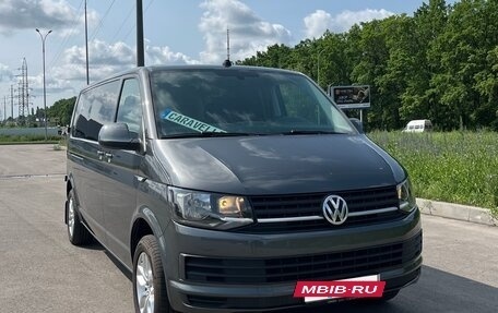 Volkswagen Caravelle T6 рестайлинг, 2017 год, 2 750 000 рублей, 2 фотография