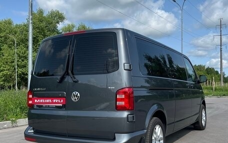 Volkswagen Caravelle T6 рестайлинг, 2017 год, 2 750 000 рублей, 4 фотография