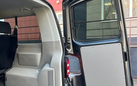 Volkswagen Caravelle T6 рестайлинг, 2017 год, 2 750 000 рублей, 16 фотография