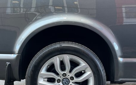 Volkswagen Caravelle T6 рестайлинг, 2017 год, 2 750 000 рублей, 20 фотография