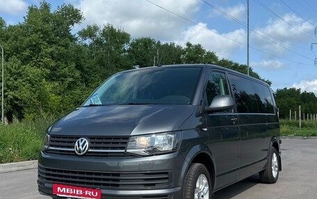 Volkswagen Caravelle T6 рестайлинг, 2017 год, 2 750 000 рублей, 10 фотография