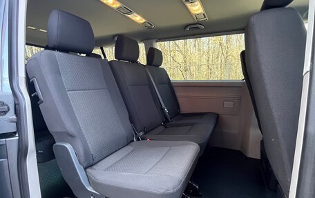 Volkswagen Caravelle T6 рестайлинг, 2017 год, 2 750 000 рублей, 23 фотография