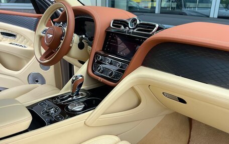 Bentley Bentayga I, 2022 год, 28 500 000 рублей, 10 фотография