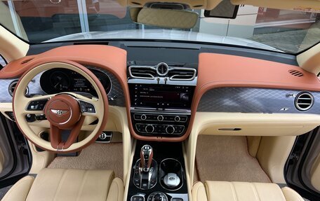Bentley Bentayga I, 2022 год, 28 500 000 рублей, 13 фотография
