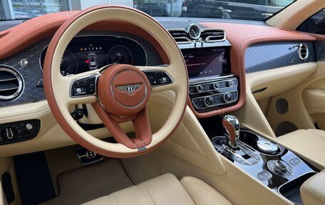 Bentley Bentayga I, 2022 год, 28 500 000 рублей, 17 фотография