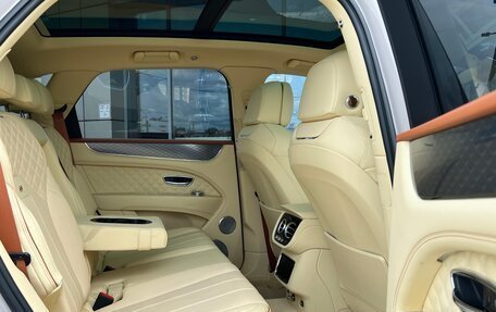 Bentley Bentayga I, 2022 год, 28 500 000 рублей, 20 фотография