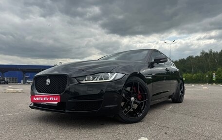 Jaguar XE I рестайлинг, 2015 год, 2 100 000 рублей, 2 фотография