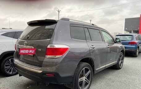 Toyota Highlander III, 2011 год, 1 950 000 рублей, 4 фотография