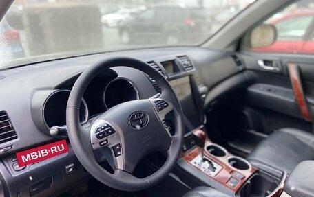 Toyota Highlander III, 2011 год, 1 950 000 рублей, 5 фотография