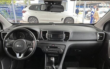 KIA Sportage IV рестайлинг, 2018 год, 1 999 000 рублей, 10 фотография