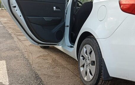KIA Rio III рестайлинг, 2013 год, 890 000 рублей, 10 фотография