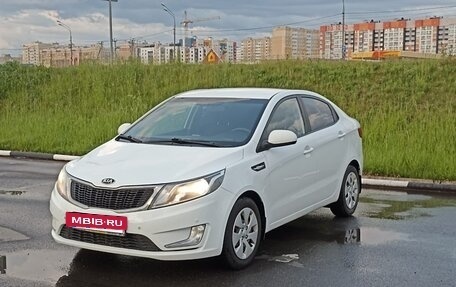 KIA Rio III рестайлинг, 2013 год, 890 000 рублей, 2 фотография