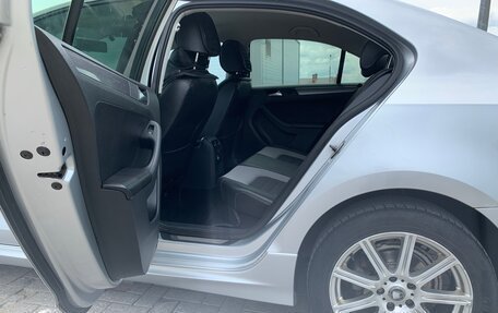 Volkswagen Jetta VI, 2013 год, 1 175 000 рублей, 13 фотография