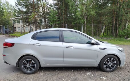 KIA Rio III рестайлинг, 2015 год, 860 000 рублей, 10 фотография