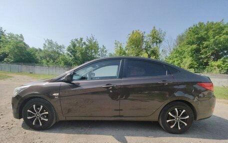 Hyundai Solaris II рестайлинг, 2015 год, 820 000 рублей, 3 фотография