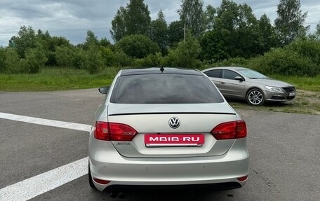 Volkswagen Jetta VI, 2011 год, 1 000 000 рублей, 5 фотография