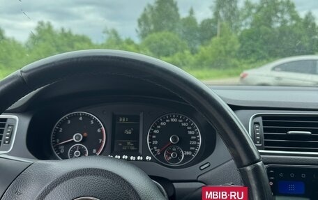Volkswagen Jetta VI, 2011 год, 1 000 000 рублей, 8 фотография