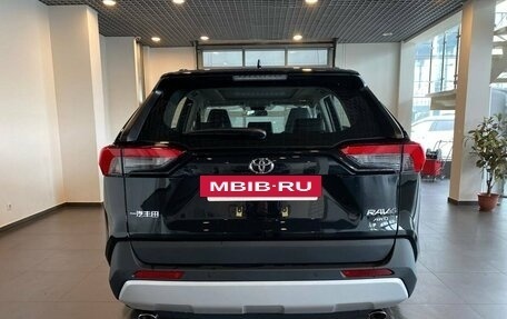 Toyota RAV4, 2025 год, 4 210 000 рублей, 4 фотография