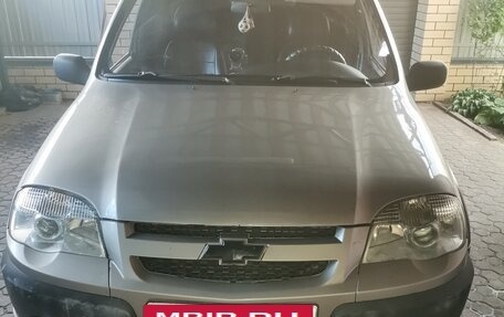 Chevrolet Niva I рестайлинг, 2010 год, 450 000 рублей, 2 фотография