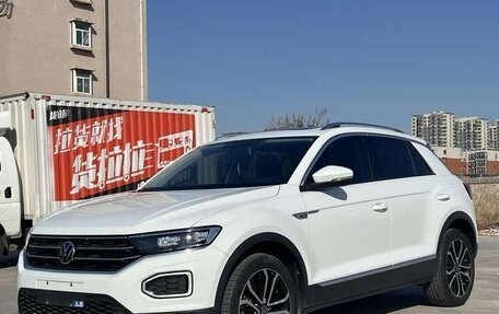 Volkswagen T-Roc I, 2022 год, 1 598 000 рублей, 3 фотография