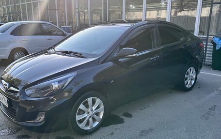 Hyundai Solaris II рестайлинг, 2012 год, 780 000 рублей, 4 фотография