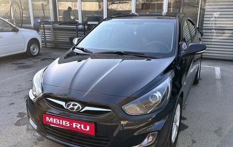 Hyundai Solaris II рестайлинг, 2012 год, 780 000 рублей, 3 фотография
