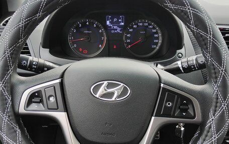 Hyundai Solaris II рестайлинг, 2015 год, 1 150 000 рублей, 2 фотография