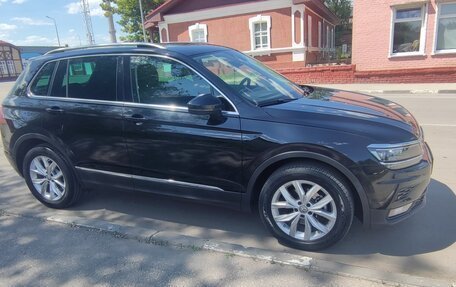 Volkswagen Tiguan II, 2019 год, 3 100 000 рублей, 1 фотография