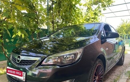 Opel Astra J, 2012 год, 720 000 рублей, 2 фотография