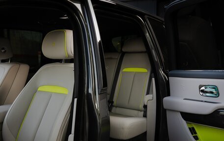 Rolls-Royce Cullinan, 2023 год, 59 000 000 рублей, 3 фотография