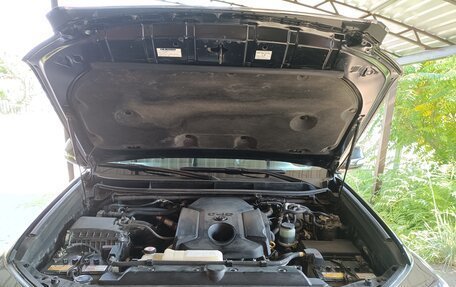 Toyota Land Cruiser Prado 150 рестайлинг 2, 2017 год, 4 321 000 рублей, 9 фотография