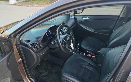 Hyundai Solaris II рестайлинг, 2015 год, 22 фотография