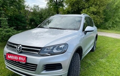 Volkswagen Touareg III, 2011 год, 2 200 000 рублей, 2 фотография