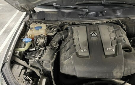 Volkswagen Touareg III, 2011 год, 2 200 000 рублей, 14 фотография