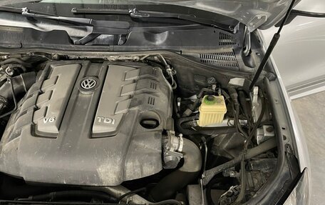 Volkswagen Touareg III, 2011 год, 2 200 000 рублей, 16 фотография