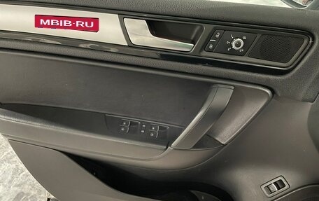 Volkswagen Touareg III, 2011 год, 2 200 000 рублей, 10 фотография