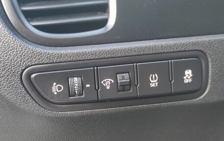 KIA Rio IV, 2018 год, 1 295 000 рублей, 13 фотография