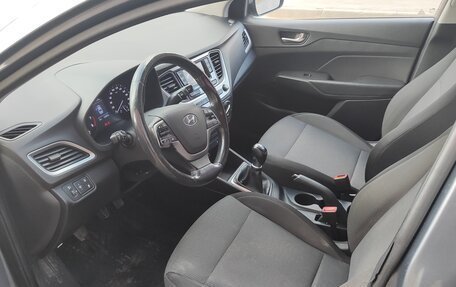 Hyundai Solaris II рестайлинг, 2017 год, 1 090 000 рублей, 3 фотография