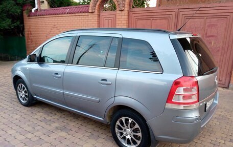 Opel Zafira B, 2011 год, 625 000 рублей, 24 фотография