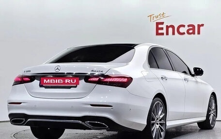 Mercedes-Benz E-Класс, 2022 год, 4 150 000 рублей, 2 фотография