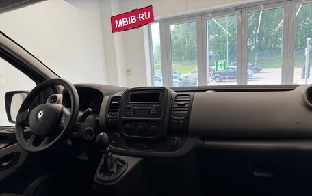 Renault Trafic, 2019 год, 2 400 000 рублей, 15 фотография
