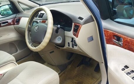 Toyota Ipsum II, 2005 год, 1 000 000 рублей, 13 фотография