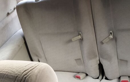 Toyota Ipsum II, 2005 год, 1 000 000 рублей, 17 фотография