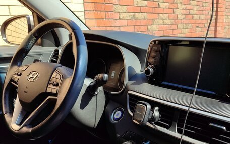 Hyundai Tucson III, 2019 год, 2 250 000 рублей, 2 фотография