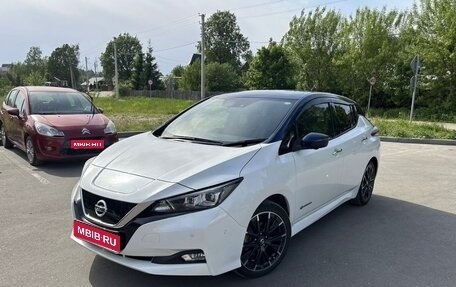 Nissan Leaf II, 2018 год, 1 373 000 рублей, 1 фотография